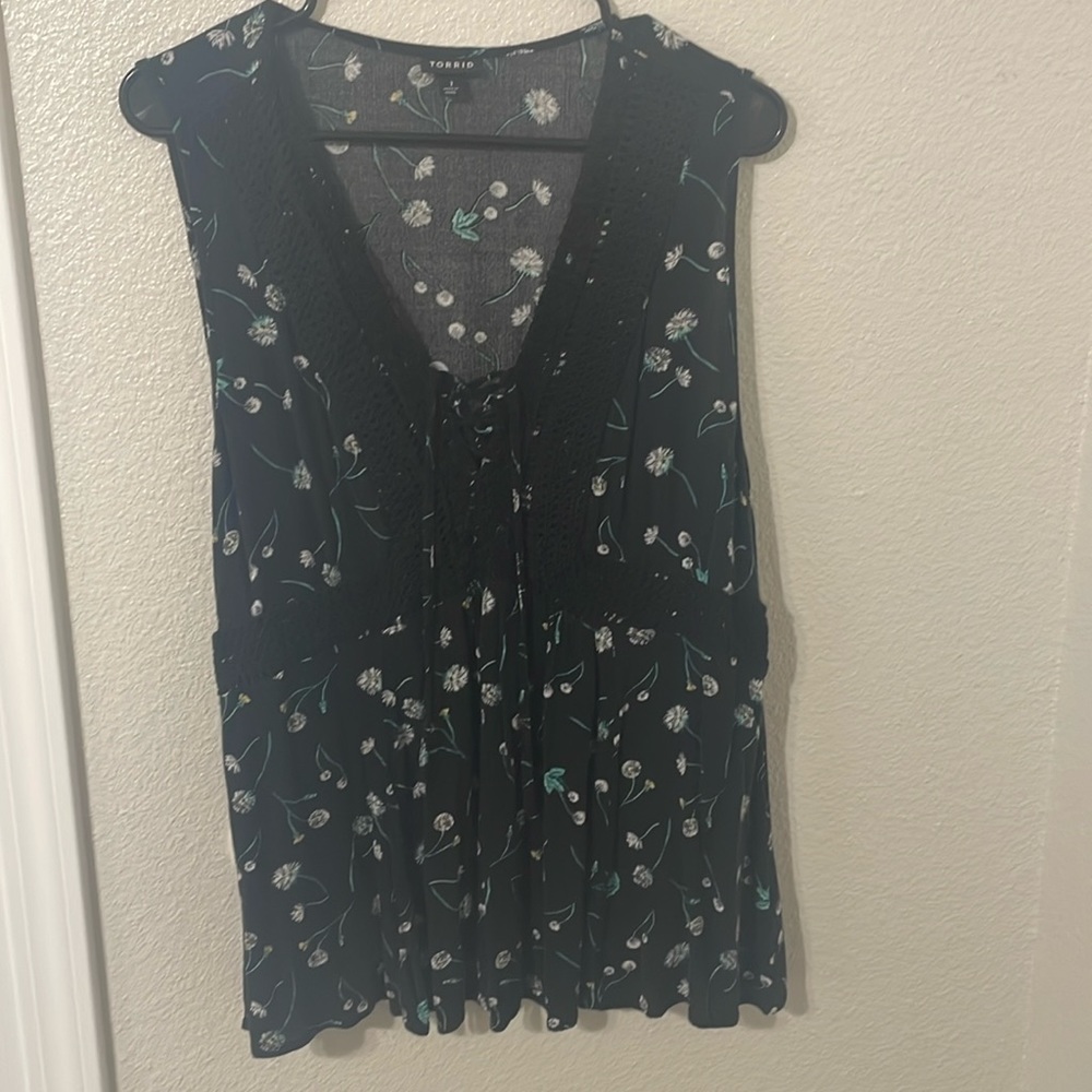 Torrid 1X tank top blouse